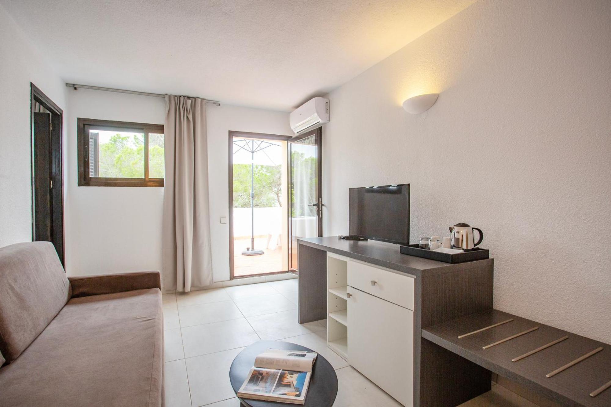 Club Cala Azul Hotel Cala Llenya Room photo
