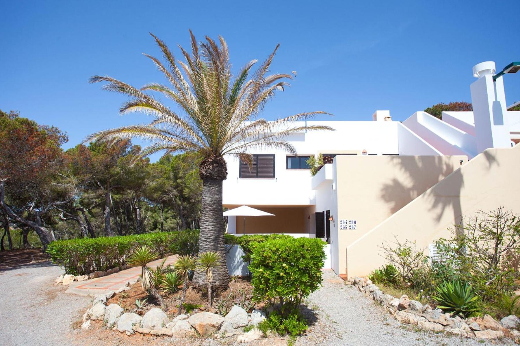 Club Cala Azul Hotel Cala Llenya Exterior photo